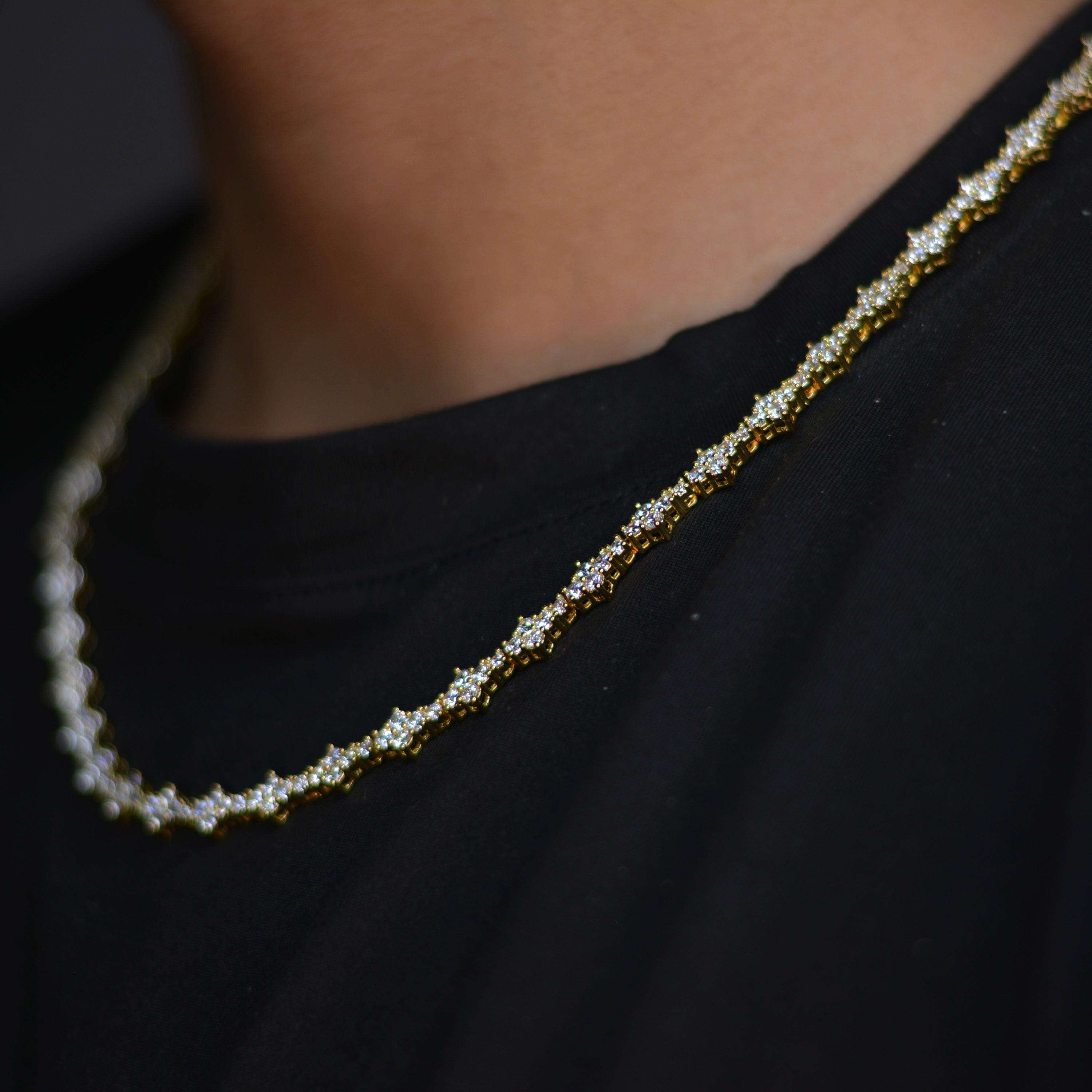 ICED ROSECOMB HALSKETTE - 18K GOLD