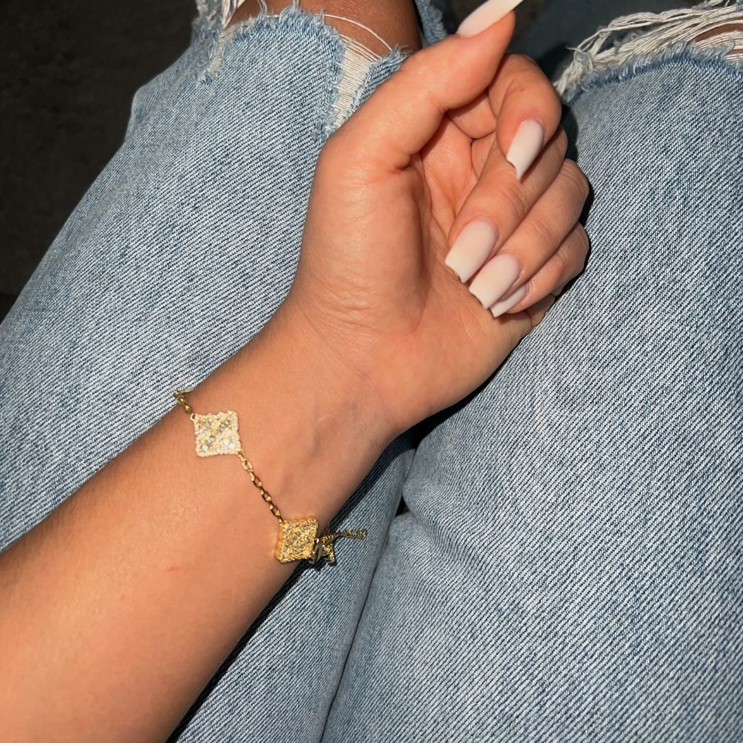 ICED CLOVER ARMBAND - 18K GOLD