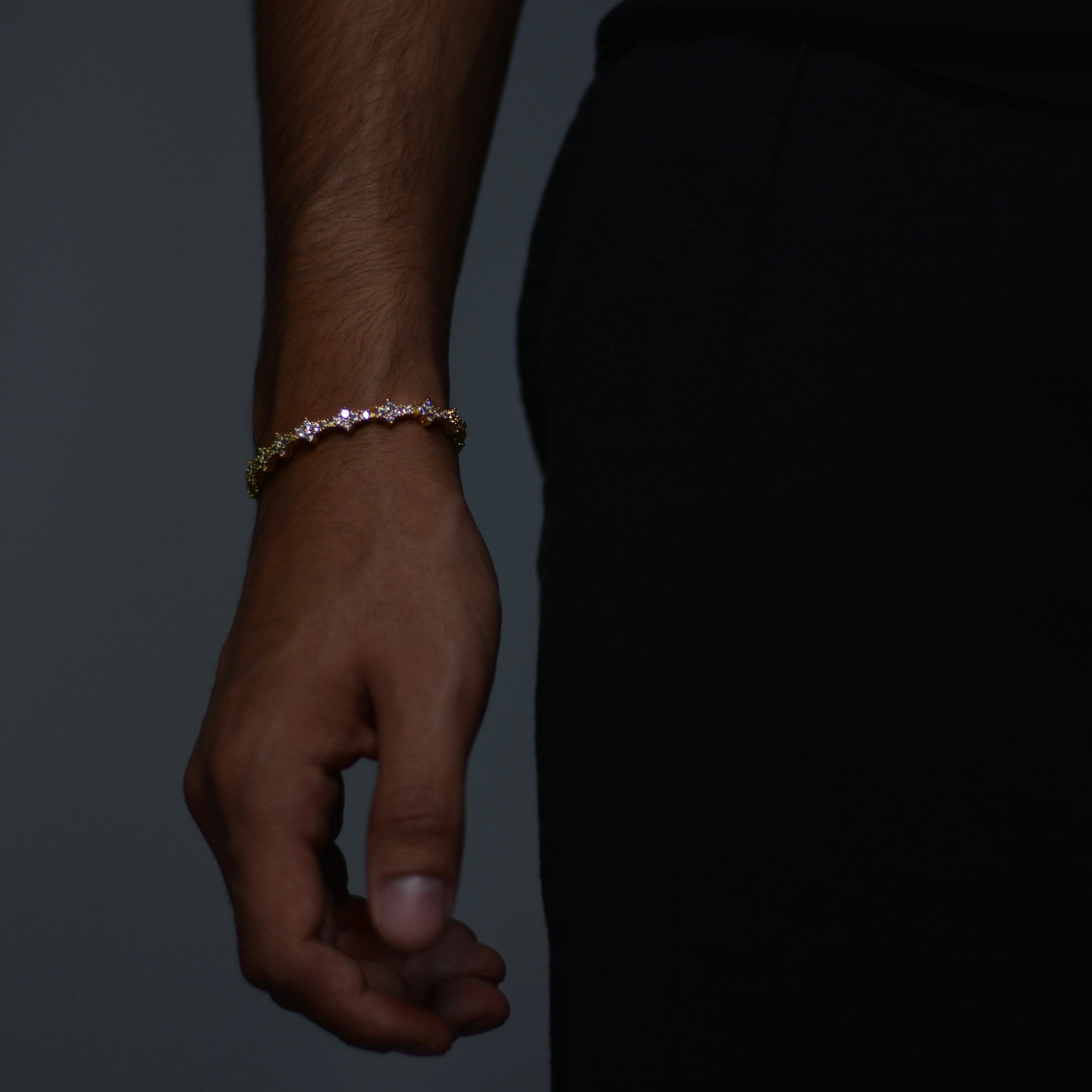 ICED ROSECOMB ARMBAND - 18K GOLD