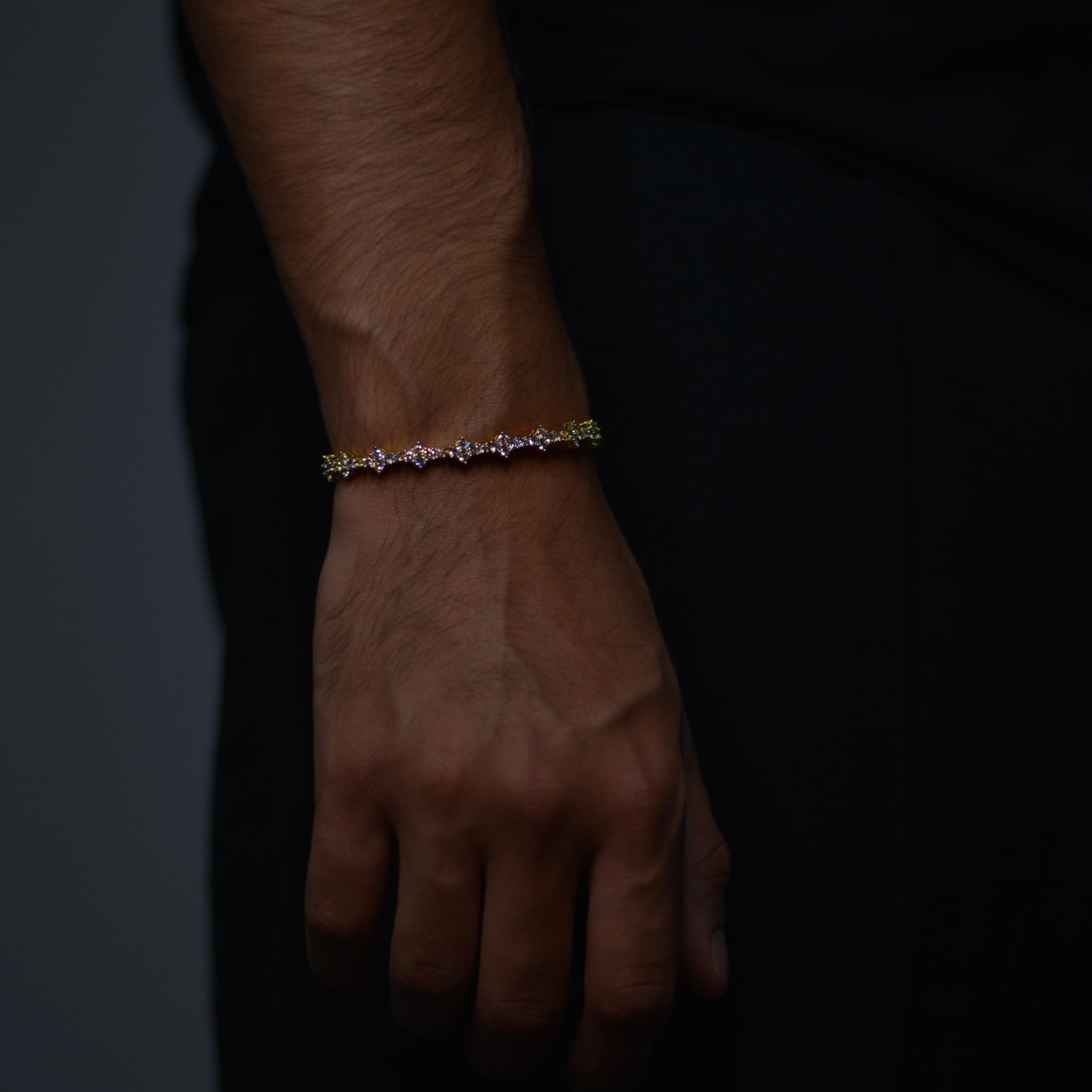 ICED ROSECOMB ARMBAND - 18K GOLD