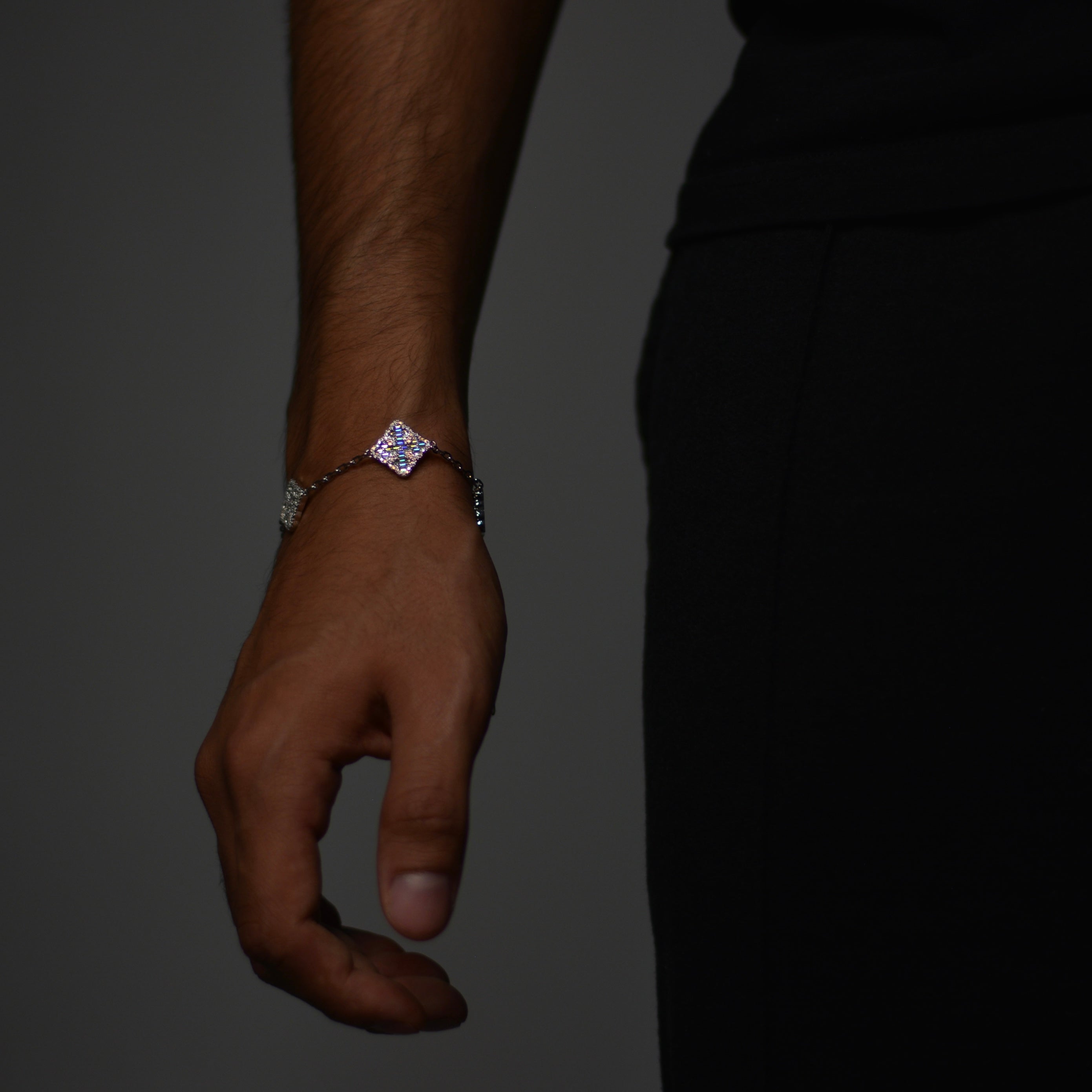 ICED CLOVER ARMBAND - WEISSGOLD