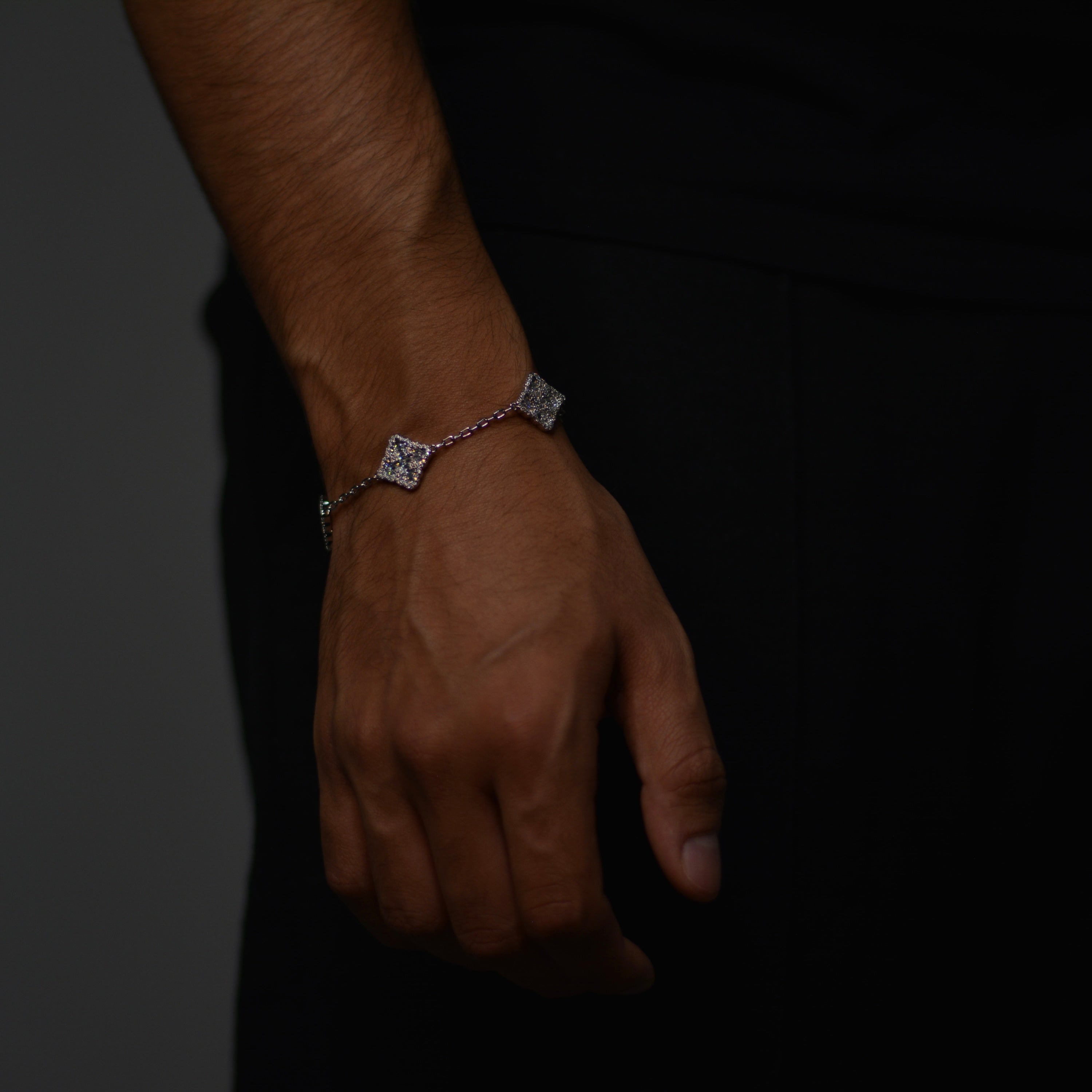 ICED CLOVER ARMBAND - WEISSGOLD