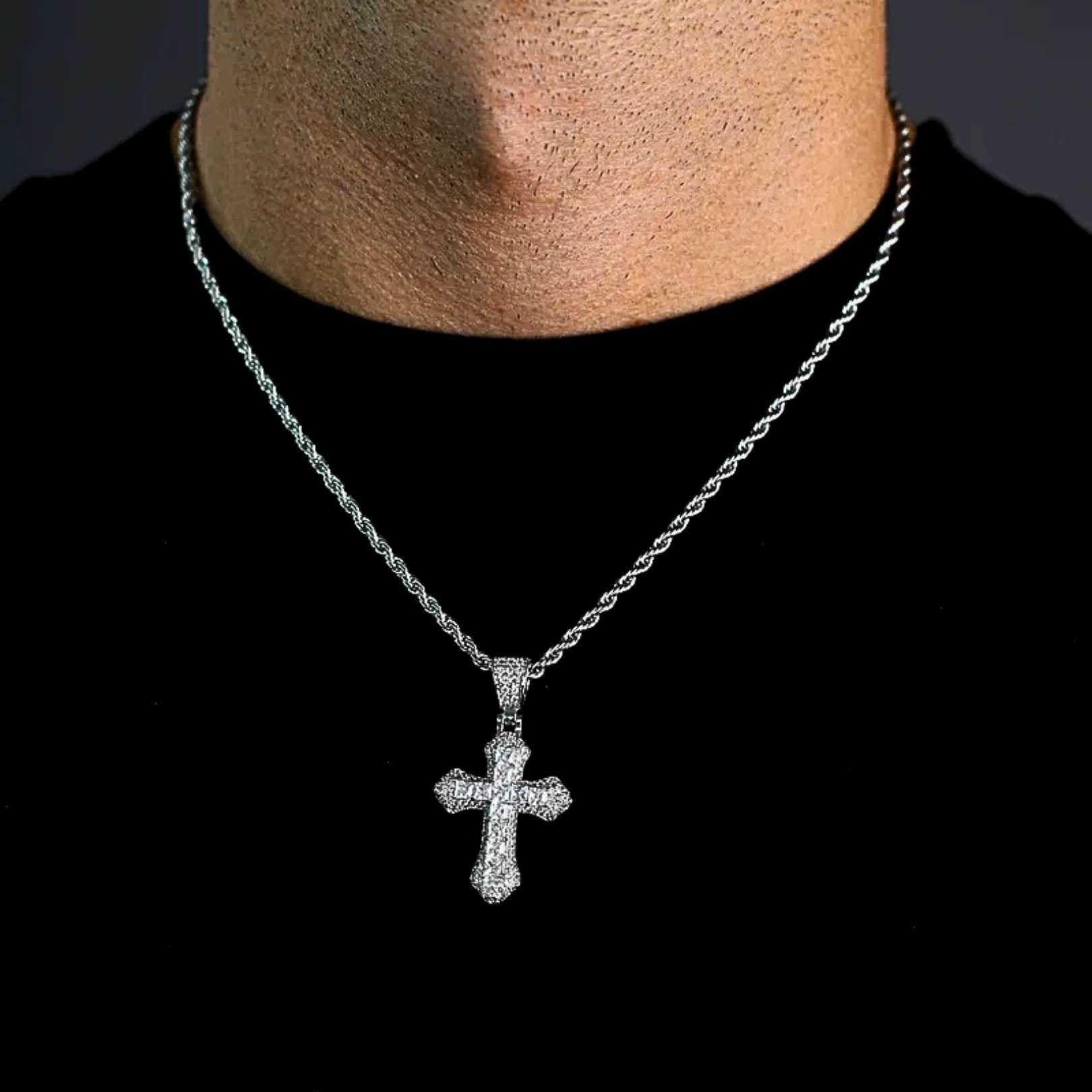 FROSTY CROSS ANHÄNGER - WEISSGOLD