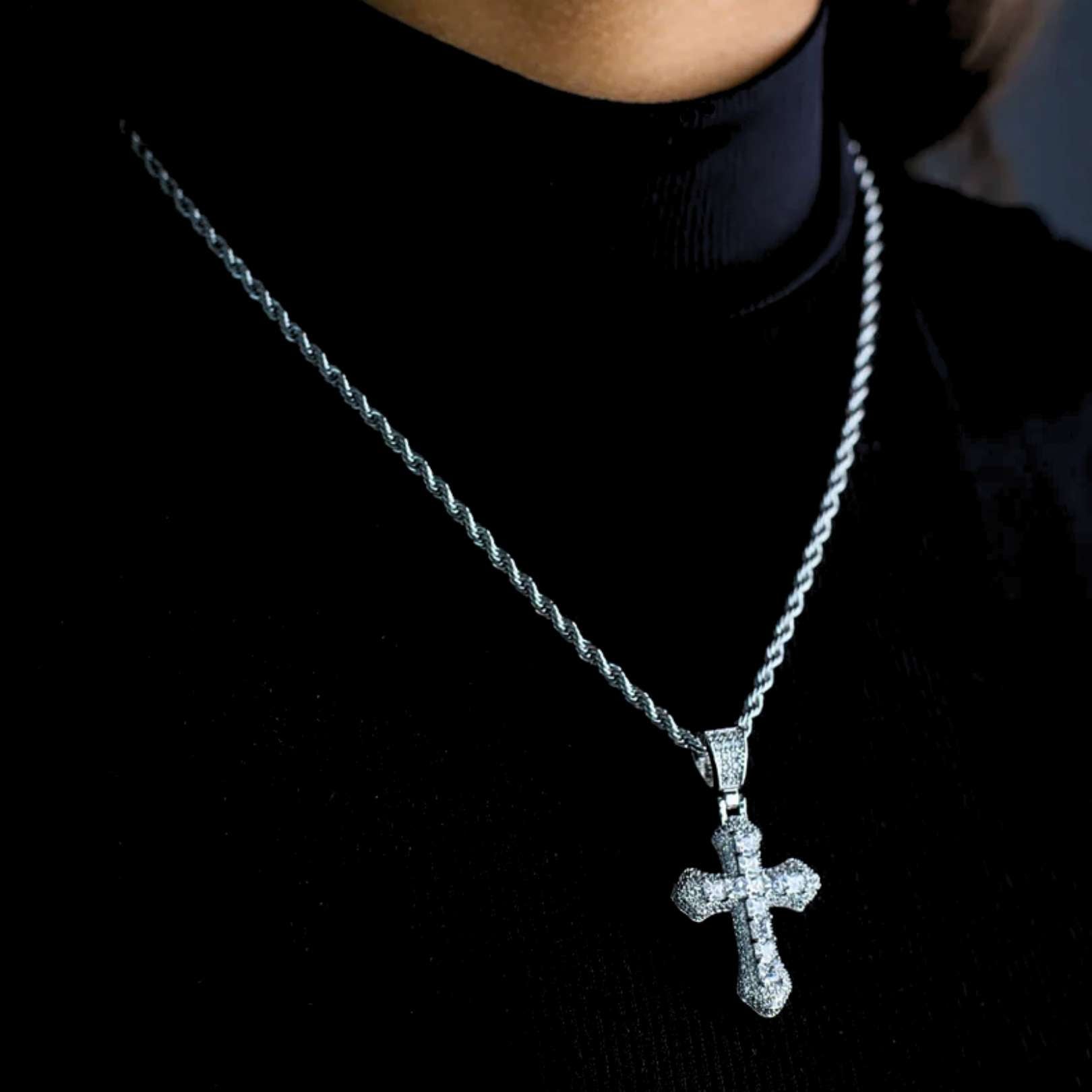 FROSTY CROSS ANHÄNGER - WEISSGOLD